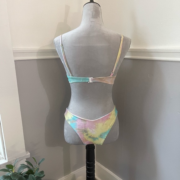 Blackbough Marshmallow Bikini Set - Picture 4 of 9